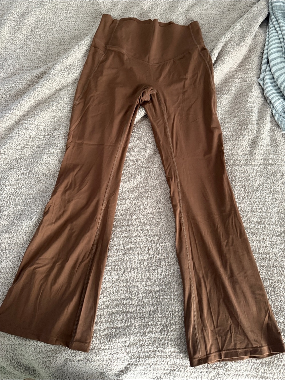 HALARA Chocolate Brown High-Rise Flare Leggings